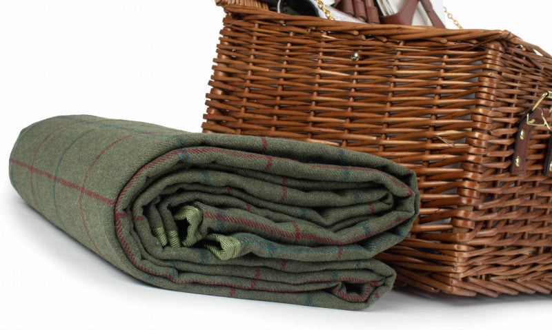 6 PERSON GREEN TWEED CLASSIC PICNIC HAMPER