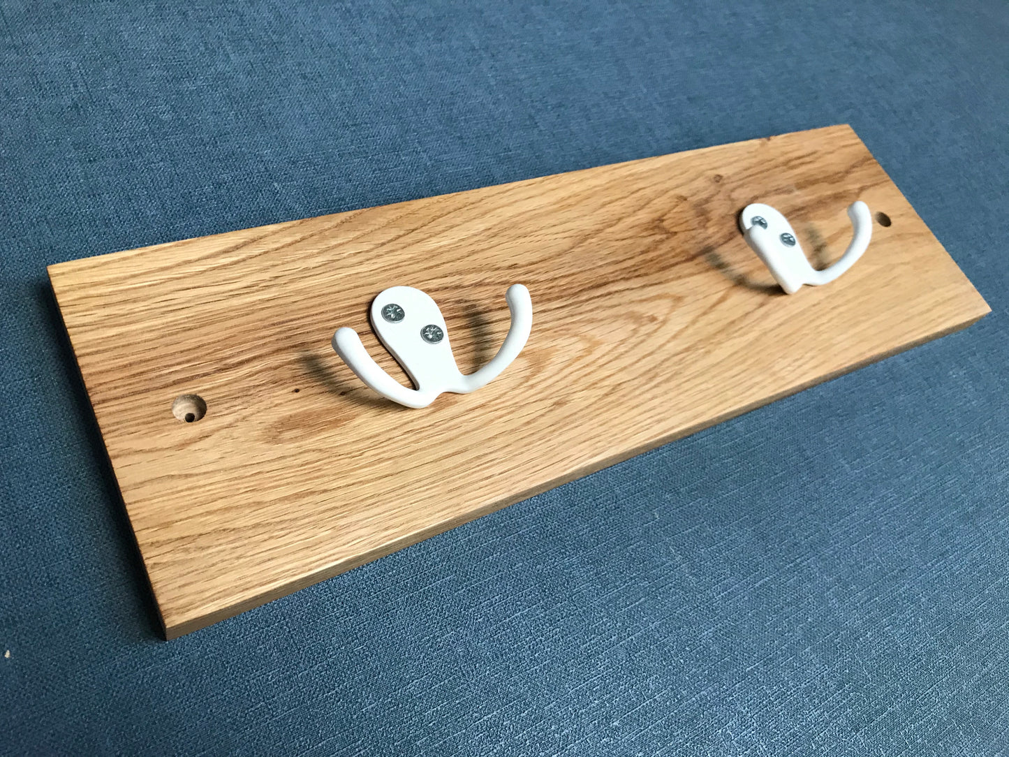 Solid oak coat hook with 2 white hooks