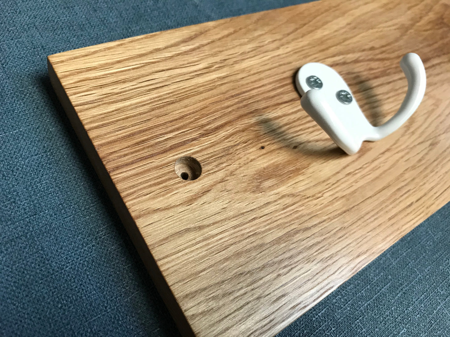 Solid oak coat hook with 2 white hooks